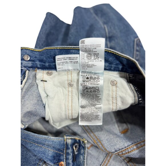 Levis Vintage 550 Woman Size 4 High-Waisted  Denim Shorts  Frayed Hem - Picture 9 of 10